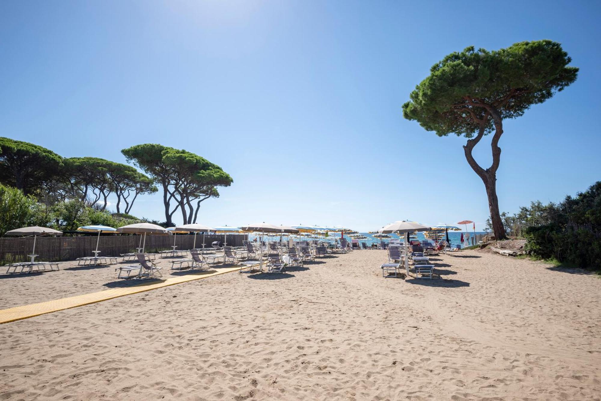 Villaggio Il Girasole Follonica Exterior foto